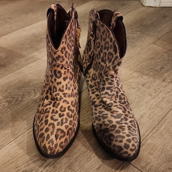 Ariat leapored print darlin booties size 7 - Picture 8 of 12